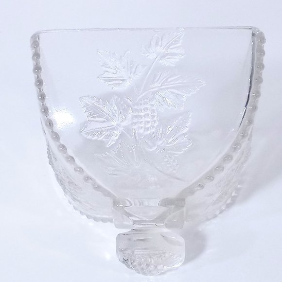 Vintage Pressed Glass Covered Plate‎ with Berry Vines and leaves  #1016 - Picture 7 of 11
